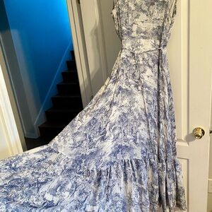 Chic Blue and White Maxi Dress